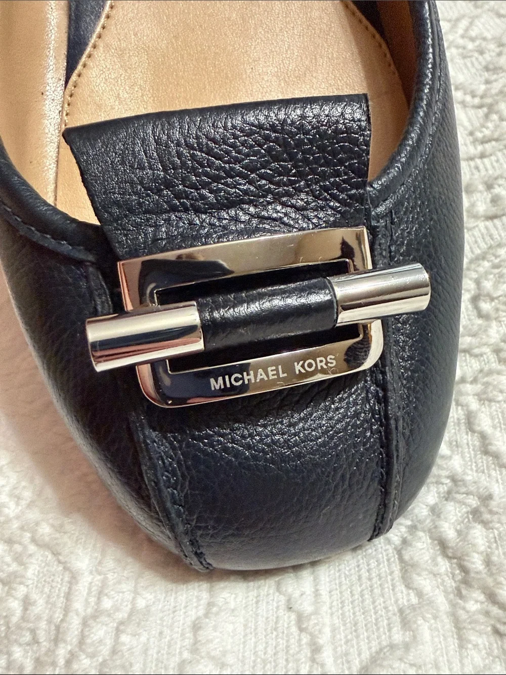 Michael Kors Size 9 NAVY Pebble Leather Square-Toe Flats with Silver Logo Accent